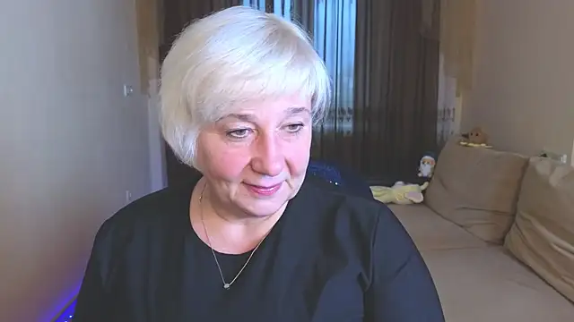 Snapshot of Milana_Milky chatting on 2, 11, 2025 Milana Milky online show from 2, 11, 2025