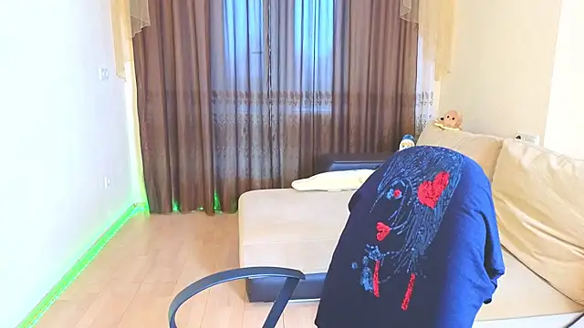 Snapshot of Milana_Milky chatting on 11, 11, 2025 Milana Milky online show from 11, 11, 2025