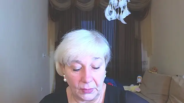 Snapshot of Milana_Milky chatting on 17, 11, 2025 Milana Milky online show from 17, 11, 2025