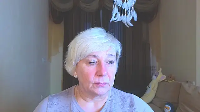 Snapshot of Milana_Milky chatting on 28, 11, 2025 Milana Milky online show from 28, 11, 2025