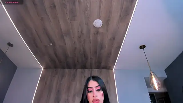 LeahLombardi  online show from 10, 10, 2025