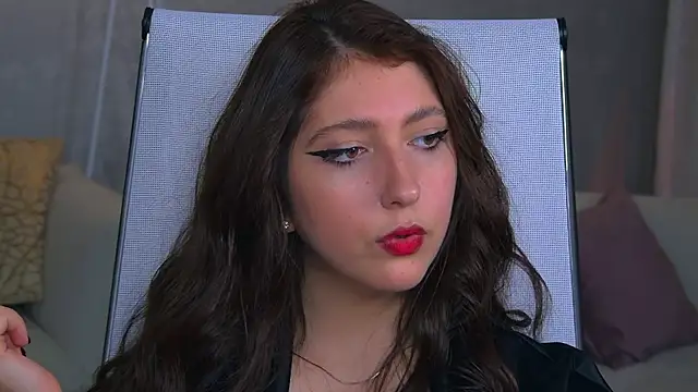 Snapshot of Mary_Miiller chatting on 22, 10, 2025 Mary Miiller online show from 22, 10, 2025