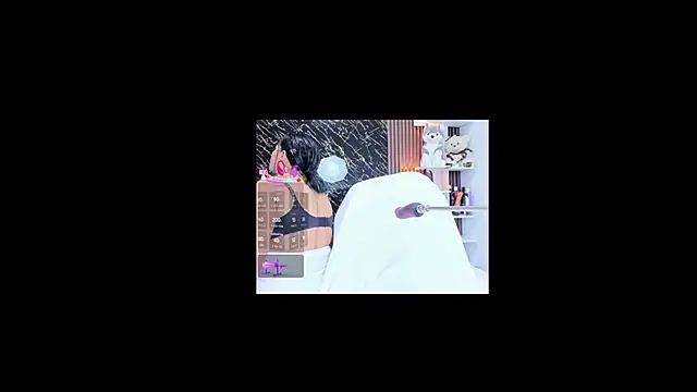 Snapshot of emma_liz2 chatting on 2, 12, 2025 emma liz2 online show from 2, 12, 2025