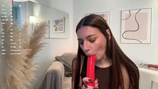 Amelie Crosby online show from 8, 3, 2026