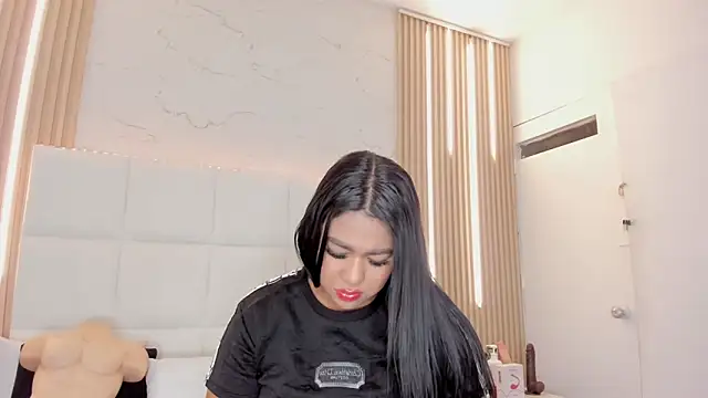 Meloddy Parkerr  online show from 18, 4, 2026