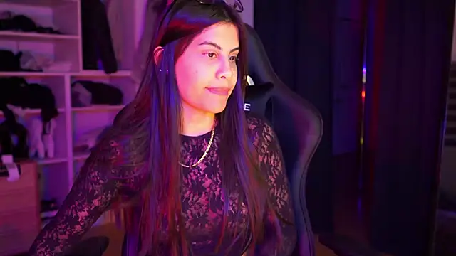 Snapshot of capriciousqueen chatting on 9, 10, 2025 capriciousqueen online show from 9, 10, 2025