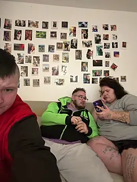 Snapshot of mrandmrsdarkside chatting on 2, 12, 2025 mrandmrsdarkside online show from 2, 12, 2025