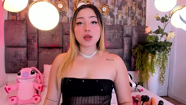 PatyLawrence online show from 18, 11, 2025