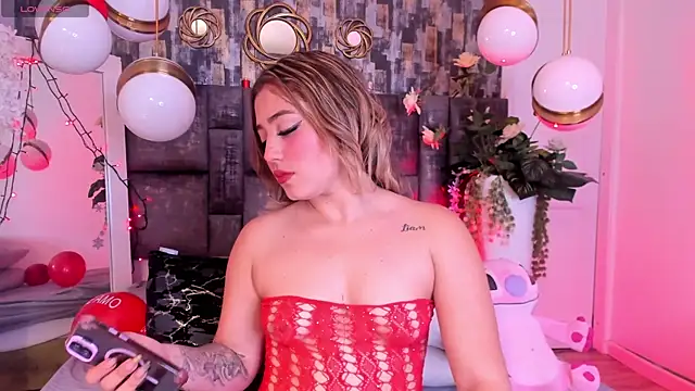 Snapshot of PatyLawrence chatting on 12, 2, 2026 PatyLawrence online show from 12, 2, 2026