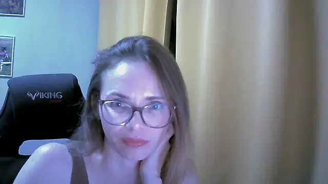 Snapshot of SEA_Dream chatting on 11, 10, 2025 SEA Dream online show from 11, 10, 2025