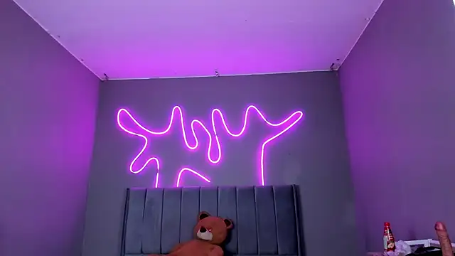 Snapshot of Sabrina_bloom chatting on 10, 9, 2025 Sabrina bloom online show from 10, 9, 2025