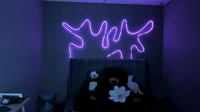 Snapshot of Sabrina_bloom chatting on 18, 10, 2025 Sabrina bloom online show from 18, 10, 2025