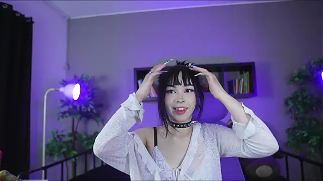 Snapshot of Sabrina_bloom chatting on 6, 11, 2025 Sabrina bloom online show from 6, 11, 2025