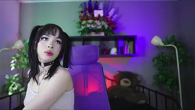 Snapshot of Sabrina_bloom chatting on 7, 11, 2025 Sabrina bloom online show from 7, 11, 2025