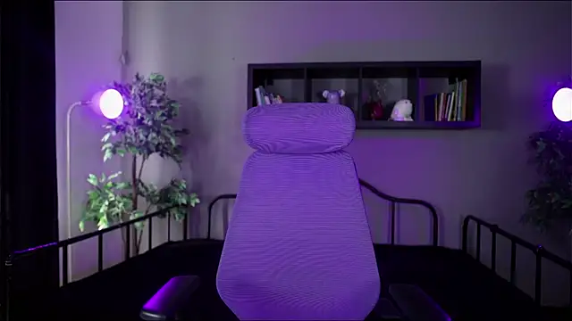 Snapshot of Sabrina_bloom chatting on 11, 11, 2025 Sabrina bloom online show from 11, 11, 2025