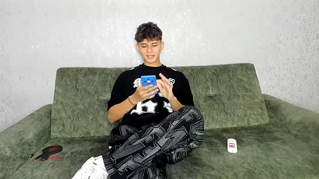 willy sexxx18 online show from 6, 4, 2026