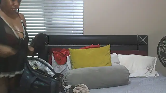 Snapshot of SweetBerryBliss chatting on 6, 11, 2025 SweetBerryBliss online show from 6, 11, 2025