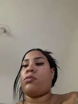 Snapshot of MarianaaSantos chatting on 18, 6, 2026 MarianaaSantos online show from 18, 6, 2026