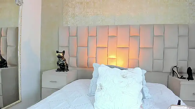 cloesummerr  online show from 17, 11, 2025