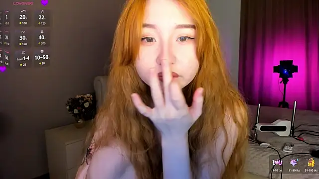 Clarity Yumi online show from 2, 11, 2025