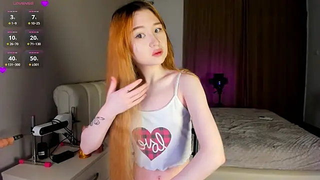 Clarity Yumi online show from 10, 11, 2025