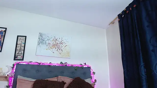 Snapshot of valentini_villa chatting on 17, 9, 2025 valentini villa online show from 17, 9, 2025