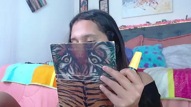 Snapshot of valentini_villa chatting on 25, 10, 2025 valentini villa online show from 25, 10, 2025