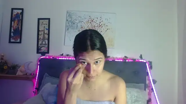 Snapshot of valentini_villa chatting on 5, 11, 2025 valentini villa online show from 5, 11, 2025