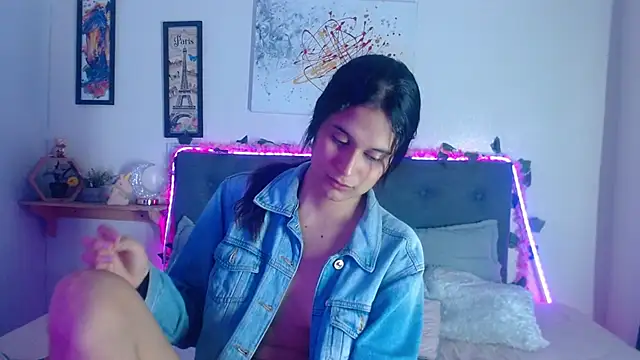 Snapshot of valentini_villa chatting on 6, 11, 2025 valentini villa online show from 6, 11, 2025