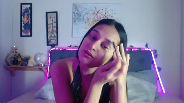 Snapshot of valentini_villa chatting on 11, 11, 2025 valentini villa online show from 11, 11, 2025