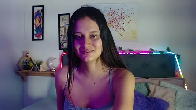 Snapshot of valentini_villa chatting on 3, 12, 2025 valentini villa online show from 3, 12, 2025