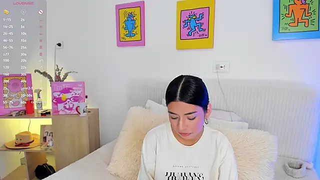 Snapshot of AprilAddams_ chatting on 10, 10, 2025 AprilAddams  online show from 10, 10, 2025