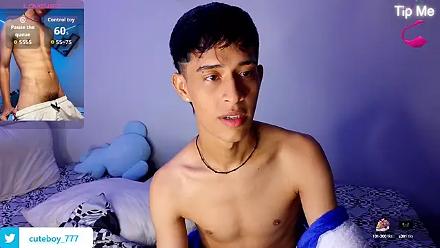 Snapshot of Danny_cute_05 chatting on 15, 10, 2025 Danny cute 05 online show from 15, 10, 2025