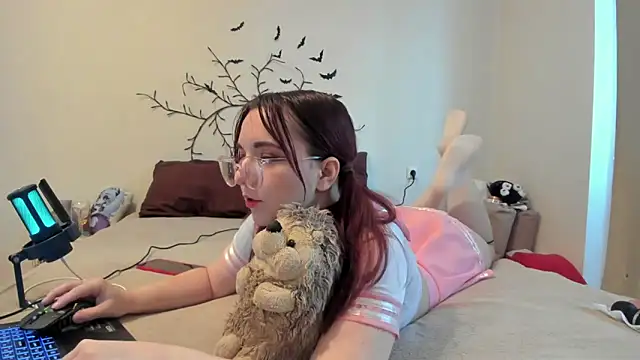 Snapshot of VellvetAnders chatting on 9, 11, 2025 VellvetAnders online show from 9, 11, 2025