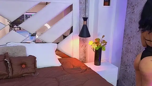 Saara evans  online show from 23, 9, 2025