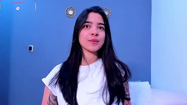 Snapshot of KamilaBetancourt chatting on 4, 7, 2026 KamilaBetancourt online show from 4, 7, 2026