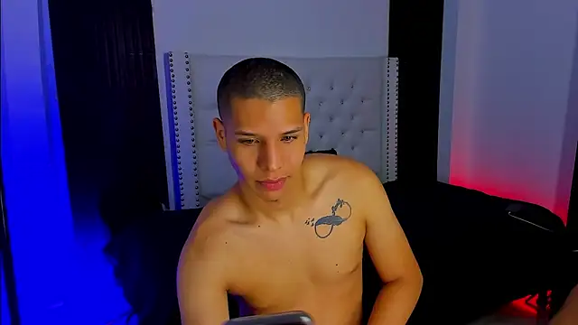 Latin Boyss  online show from 18, 10, 2025
