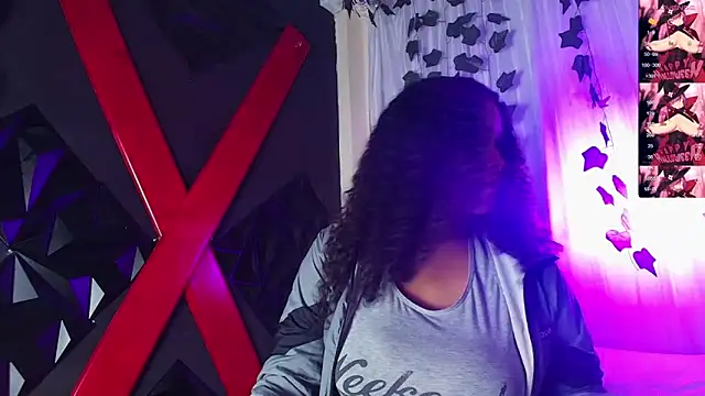 Snapshot of ivonne_diaz1 chatting on 27, 10, 2025 ivonne diaz1 online show from 27, 10, 2025