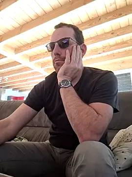 Snapshot of BrunJulienMetis chatting on 8, 2, 2026 BrunJulienMetis online show from 8, 2, 2026