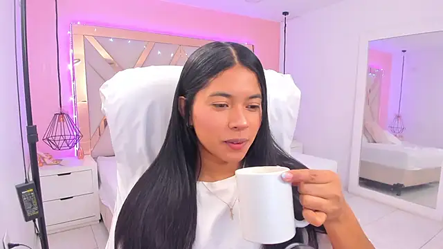 samantaa shy online show from 25, 3, 2026