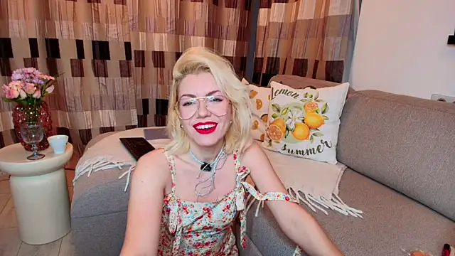 Snapshot of Hellen_TheSoul chatting on 30, 4, 2026 Hellen TheSoul online show from 30, 4, 2026