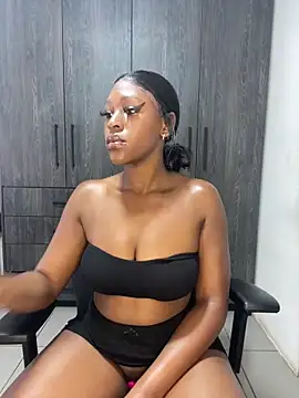 Snapshot of Spicy-Mommy chatting on 13, 10, 2025 Spicy-Mommy online show from 13, 10, 2025