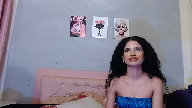 Snapshot of Adut_Akech chatting on 17, 9, 2025 Adut Akech online show from 17, 9, 2025