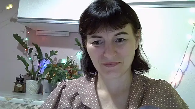 Snapshot of Krystal_82 chatting on 11, 9, 2025 Krystal 82 online show from 11, 9, 2025