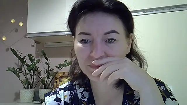 Snapshot of Krystal_82 chatting on 4, 10, 2025 Krystal 82 online show from 4, 10, 2025