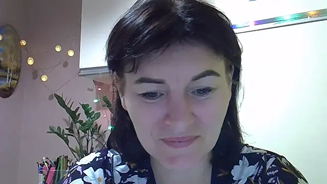 Snapshot of Krystal_82 chatting on 4, 10, 2025 Krystal 82 online show from 4, 10, 2025