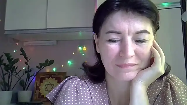 Snapshot of Krystal_82 chatting on 5, 10, 2025 Krystal 82 online show from 5, 10, 2025