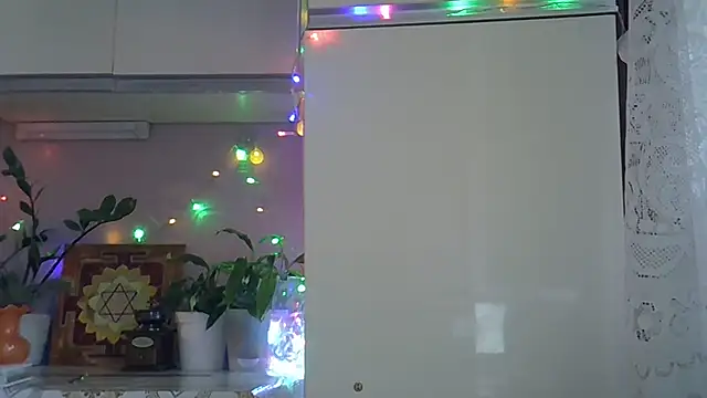 Snapshot of Krystal_82 chatting on 9, 10, 2025 Krystal 82 online show from 9, 10, 2025