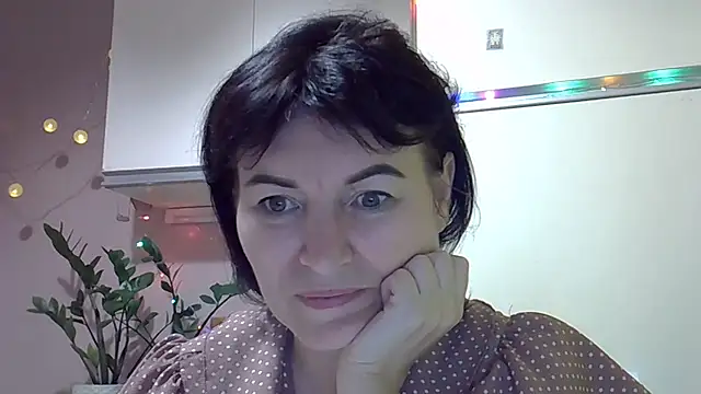 Snapshot of Krystal_82 chatting on 11, 10, 2025 Krystal 82 online show from 11, 10, 2025