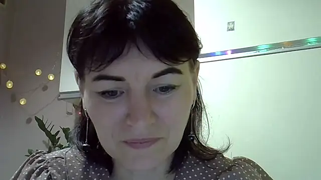 Snapshot of Krystal_82 chatting on 12, 10, 2025 Krystal 82 online show from 12, 10, 2025